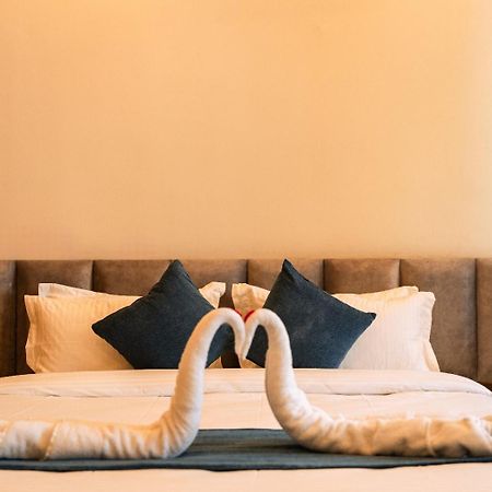 Hotel Kamrupa Guwahati Zewnętrze zdjęcie