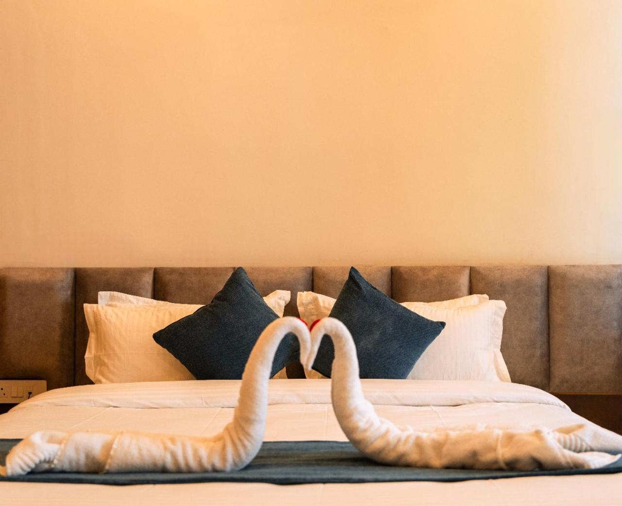 Hotel Kamrupa Guwahati Zewnętrze zdjęcie